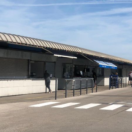 Jeter L'Ancre - Studio Calais Exterior photo